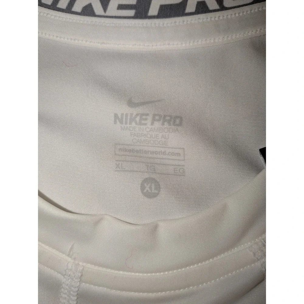 White Nike Pro Hyperstrong‎ XL